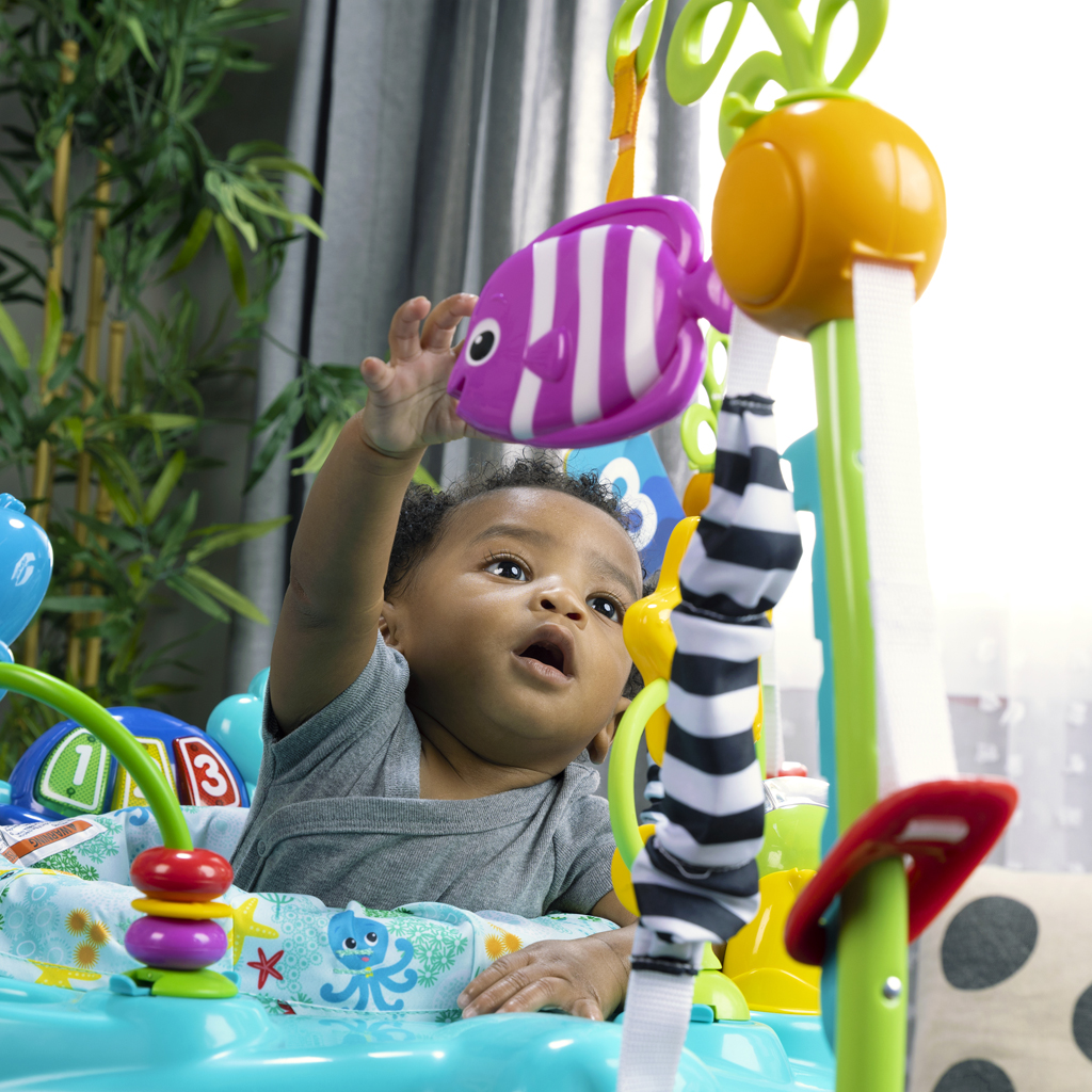 BABY EINSTEIN Skákadlo/Aktívne centrum 2v1 Curiosity Cove™ 6m+ do 11kg