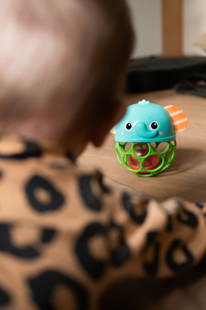 OBALL Hračka hudobná svietiaca Giggle & Glow™ 3m+