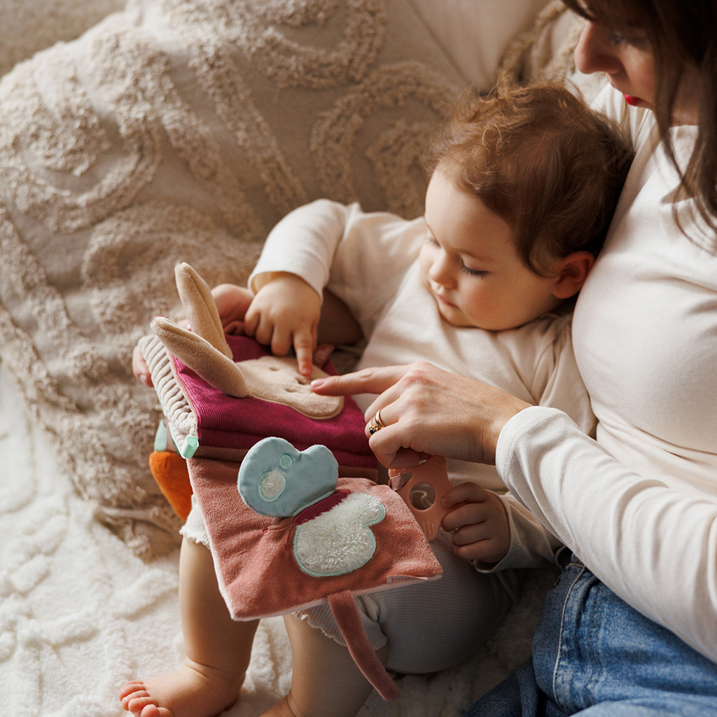 BABYONO Knižka senzorická Rabbit Karo 0m+