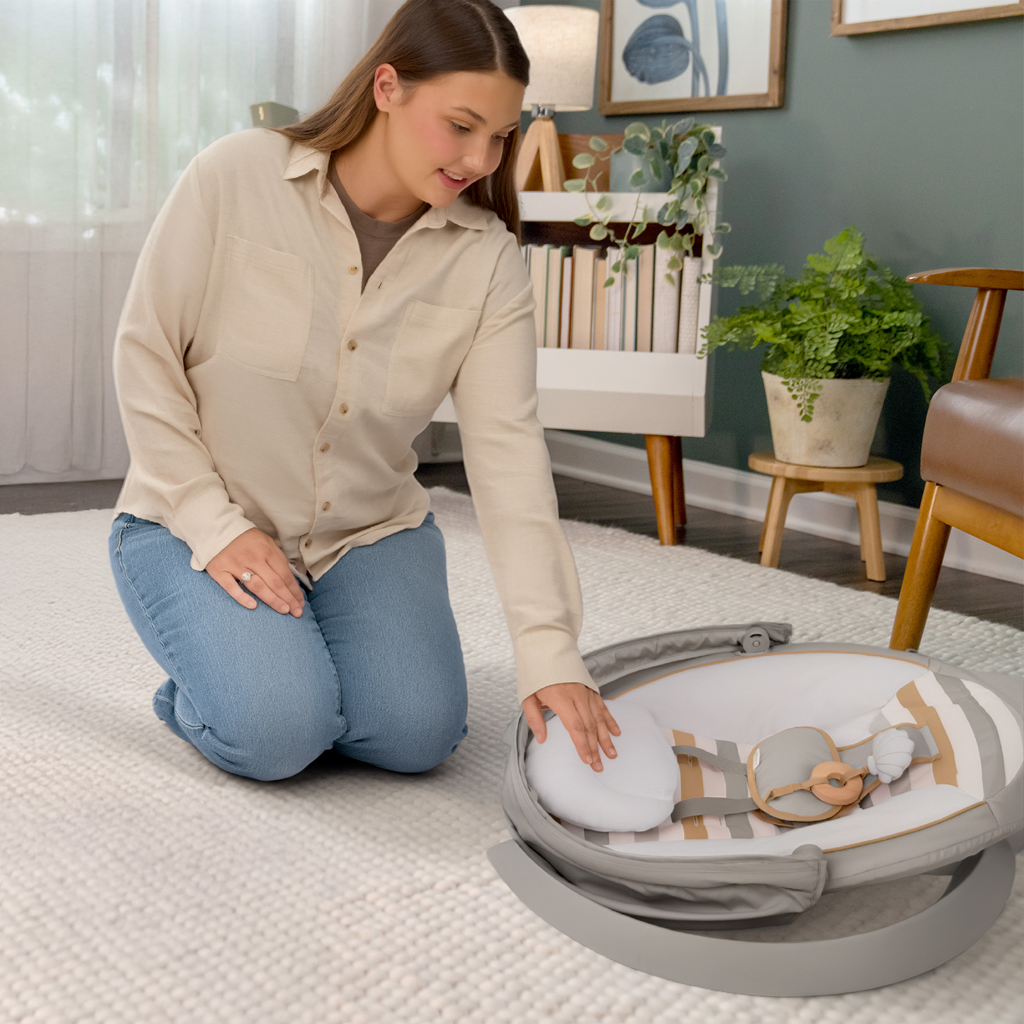INGENUITY Lehátko s hojdaním a vibráciou Bounce & Sway – Pebble Shore™, 0m+