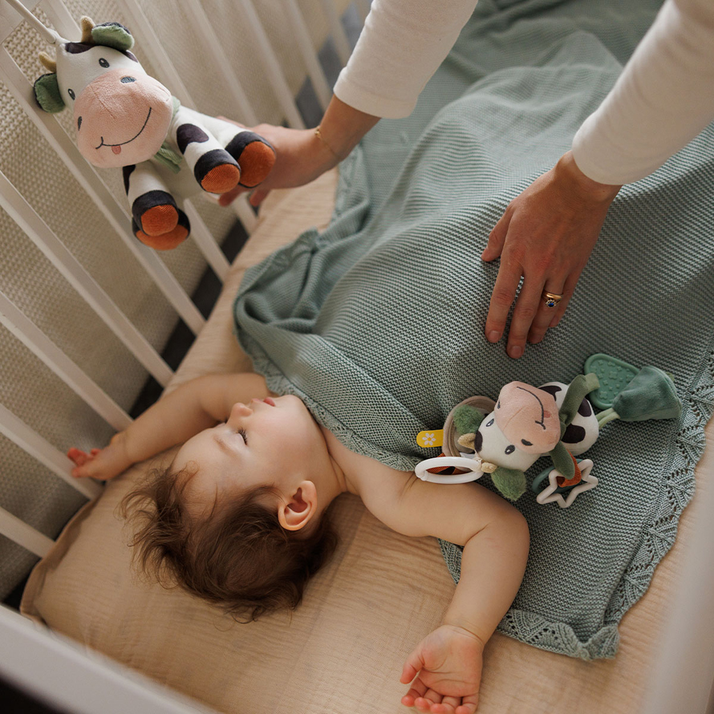 BABYONO Hračka hudobná na C-krúžku Cow Bingo 0m+