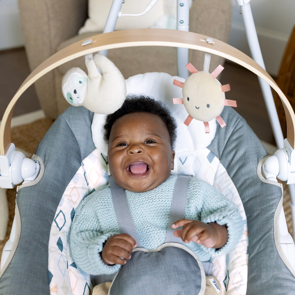 INGENUITY Houpačka pohupující hudební Parker™ 0m+, do 9kg