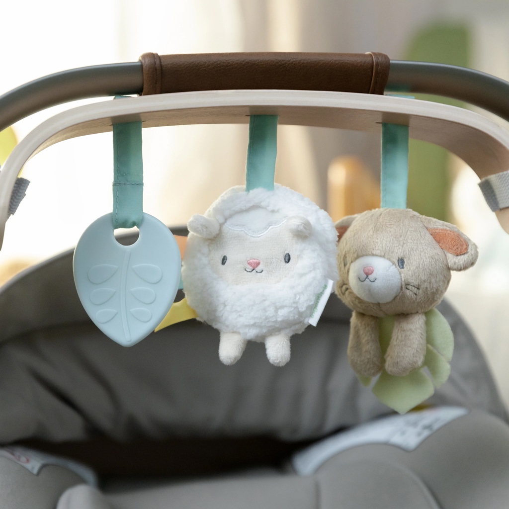 INGENUITY Hračka závesná na kočík Wonder & Wood™ 0m+