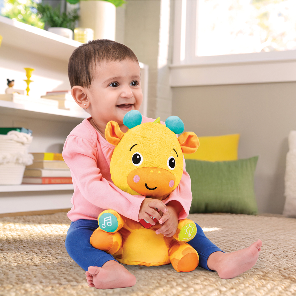 BRIGHT STARTS Hračka interaktívna vzdelávacia Chat & Cuddle Giraffe™, 6m+