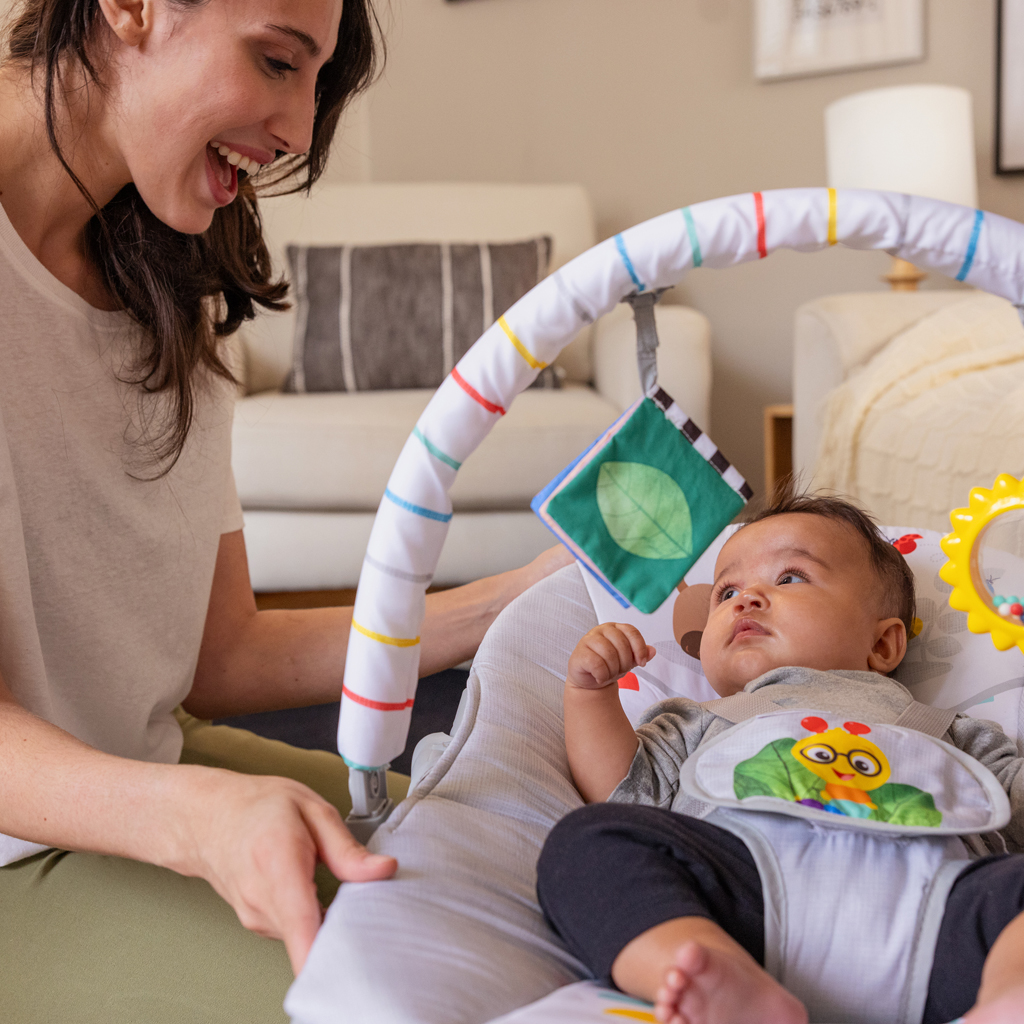 BABY EINSTEIN Lehátko hudobné vibrujúce Dean's Discovery Spot™ 0m+ do 9kg