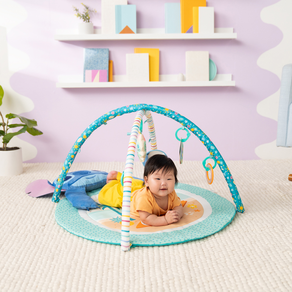 DISNEY BABY Deka na hranie pre rozvoj motoriky a zmyslov Stitch Party Paradise™, 0m+