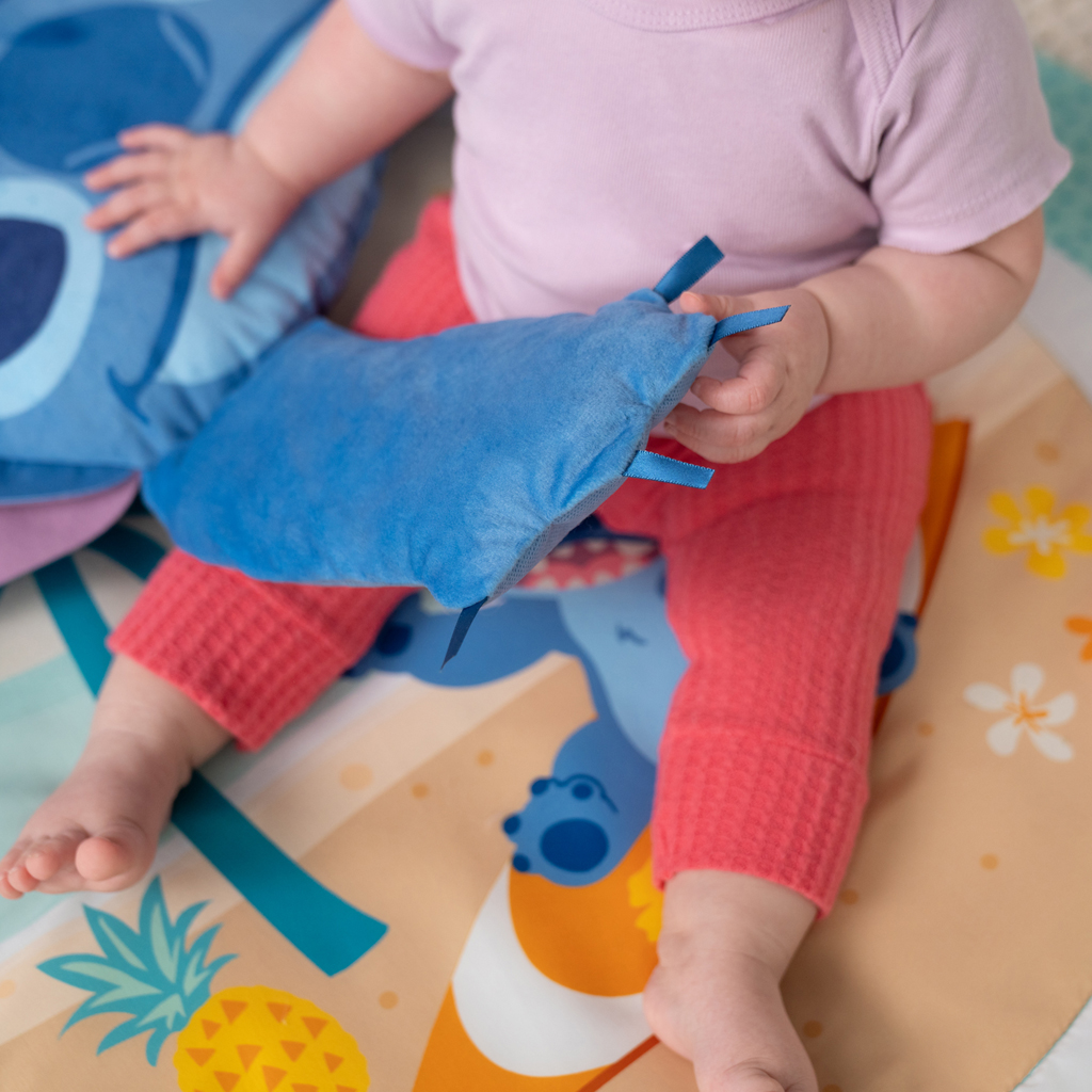 DISNEY BABY Deka na hranie pre rozvoj motoriky a zmyslov Stitch Party Paradise™, 0m+