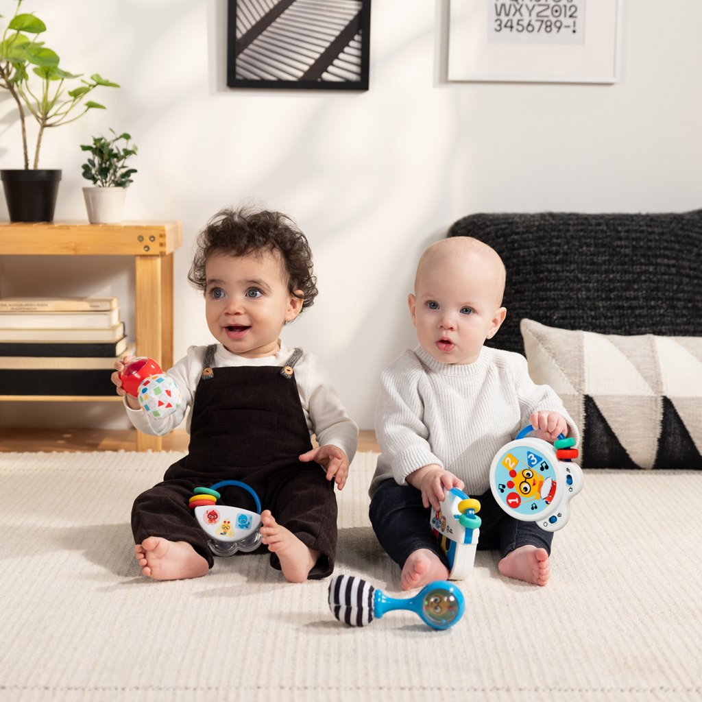 BABY EINSTEIN Hračka hrkálka Shake & Groove™ 2ks, 3m+