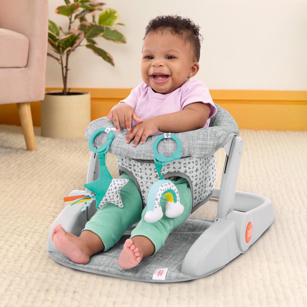 BRIGHT STARTS Kresielko učiace s hračkami pripravené na cestovanie Learn-to-Sit™ Grey, 4m+