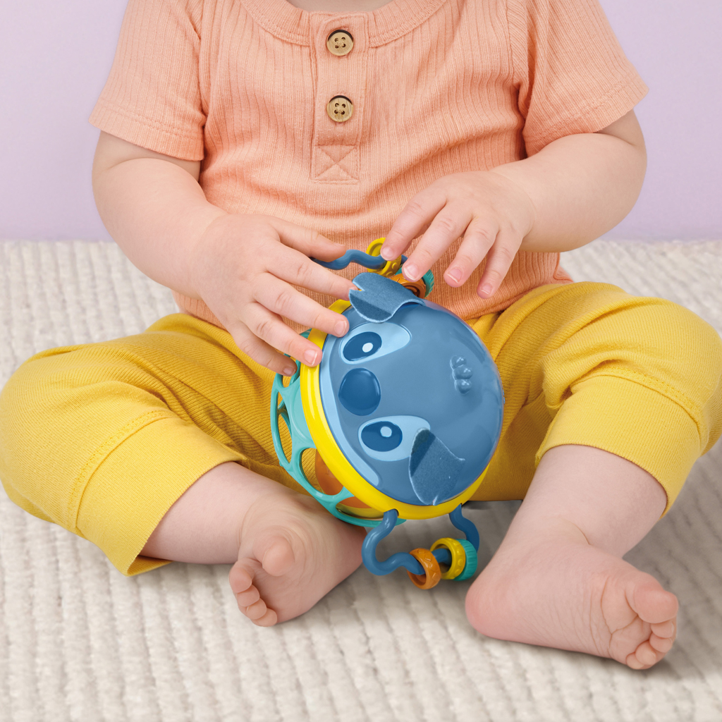 BRIGHT STARTS Hrkálka senzorická Stitch Jingle & Shake™, 0m+