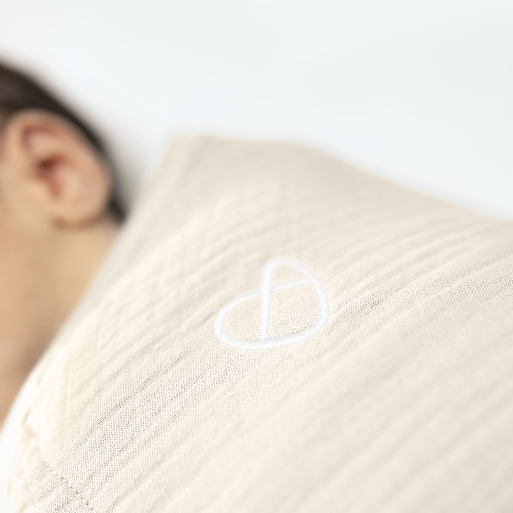 INGENUITY Zavinovačka SwaddleMe™ Uliatka mušelín 1 TOG 0-3m Cream/Cashew, 2 ks