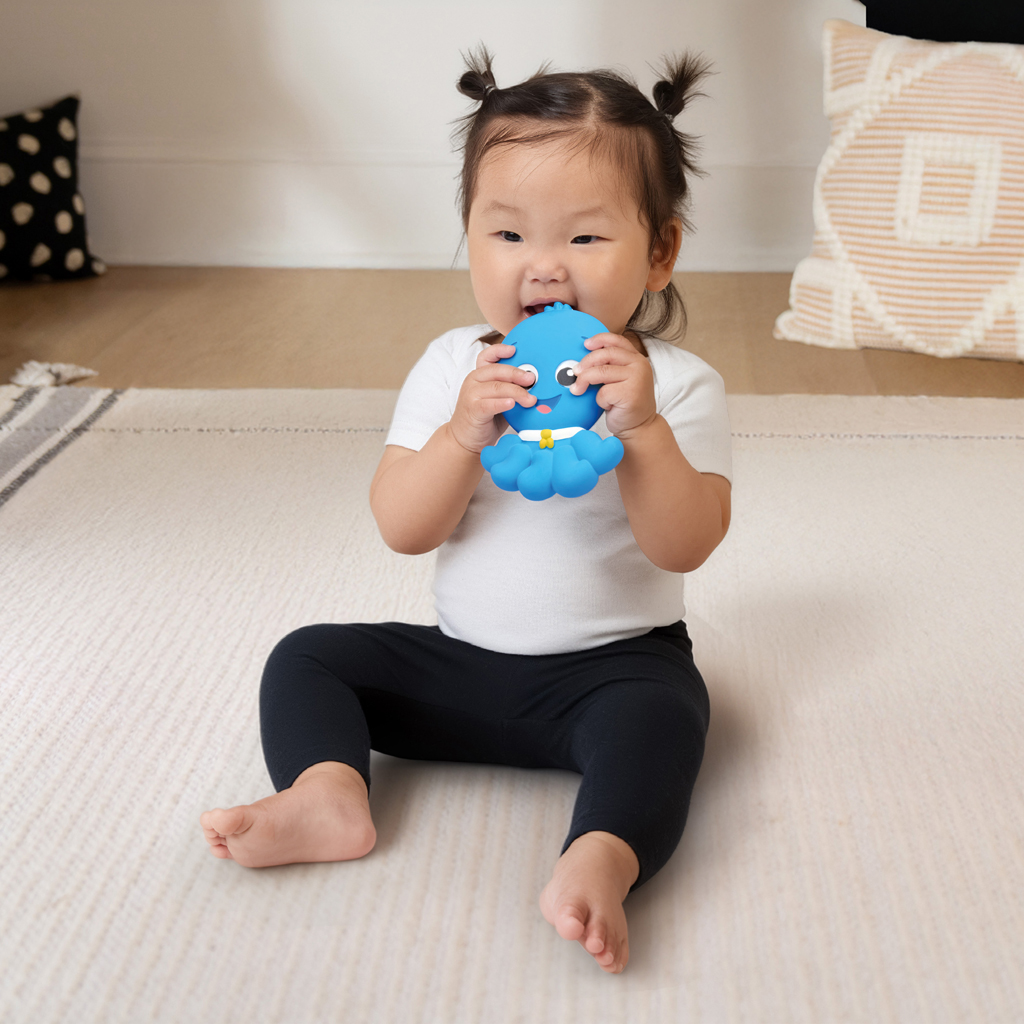 BABY EINSTEIN Hryzátko z prírodného kaučuku Soothing Opus™, 0m+
