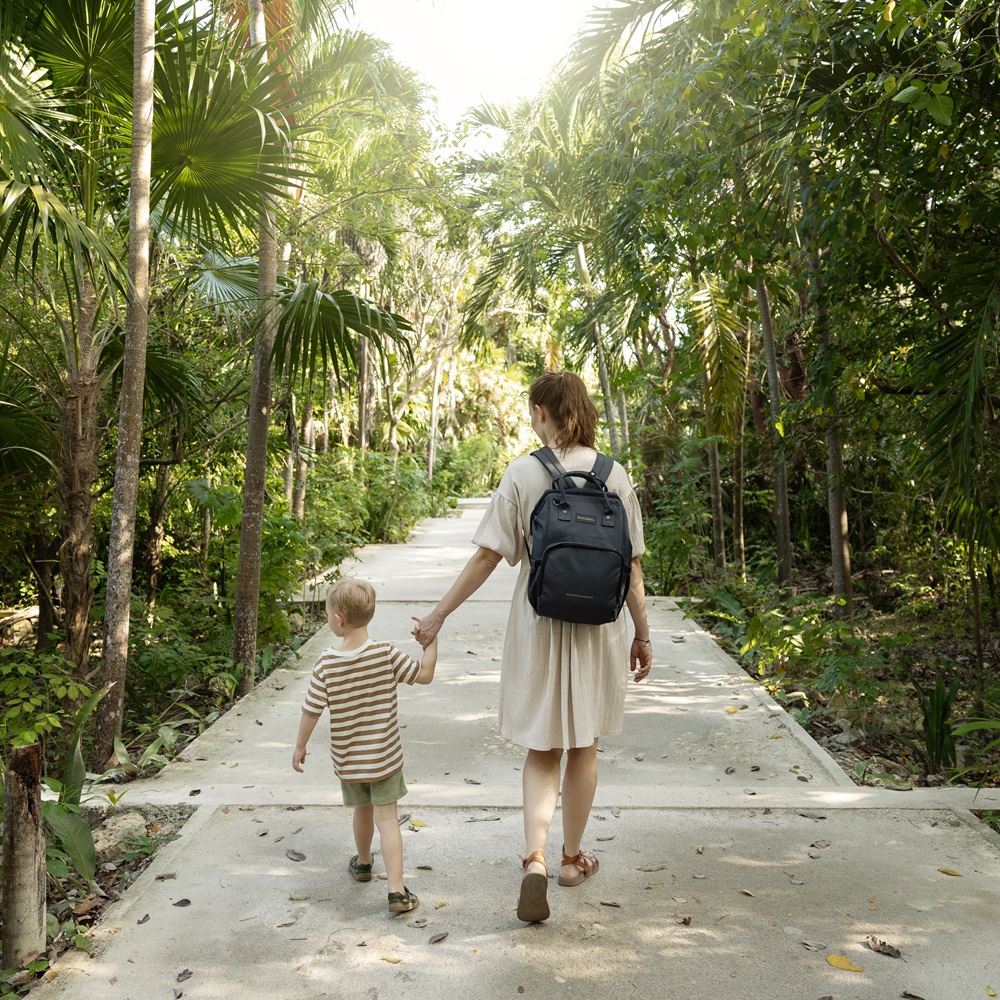 PETITE&MARS Batoh prebaľovací na kočík Jack - séria Catchthemoment Ultimate Grey