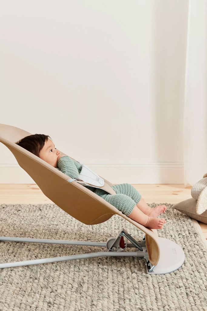 BABYBJÖRN Lehátko Balance Soft Woven Beige/ grey Jersey, svetlá konštrukcia