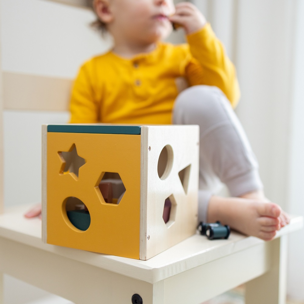 PETITE&MARS Hračka dřevěná třídící Gravity Wood of Mars 12m+ Cosmic Blue