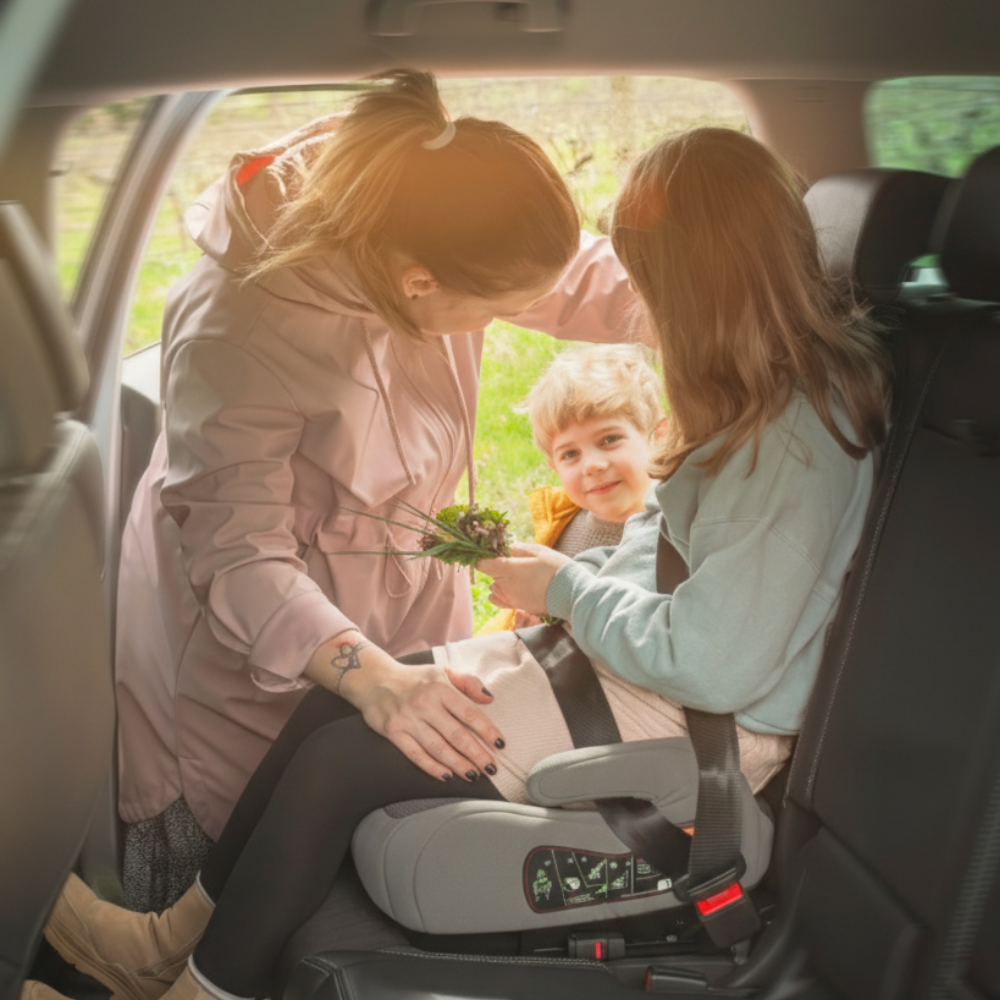 PETITE&MARS Podsedák Optimus Pro i-Size Air Sage Beige 125 - 150 cm (22-36 kg)