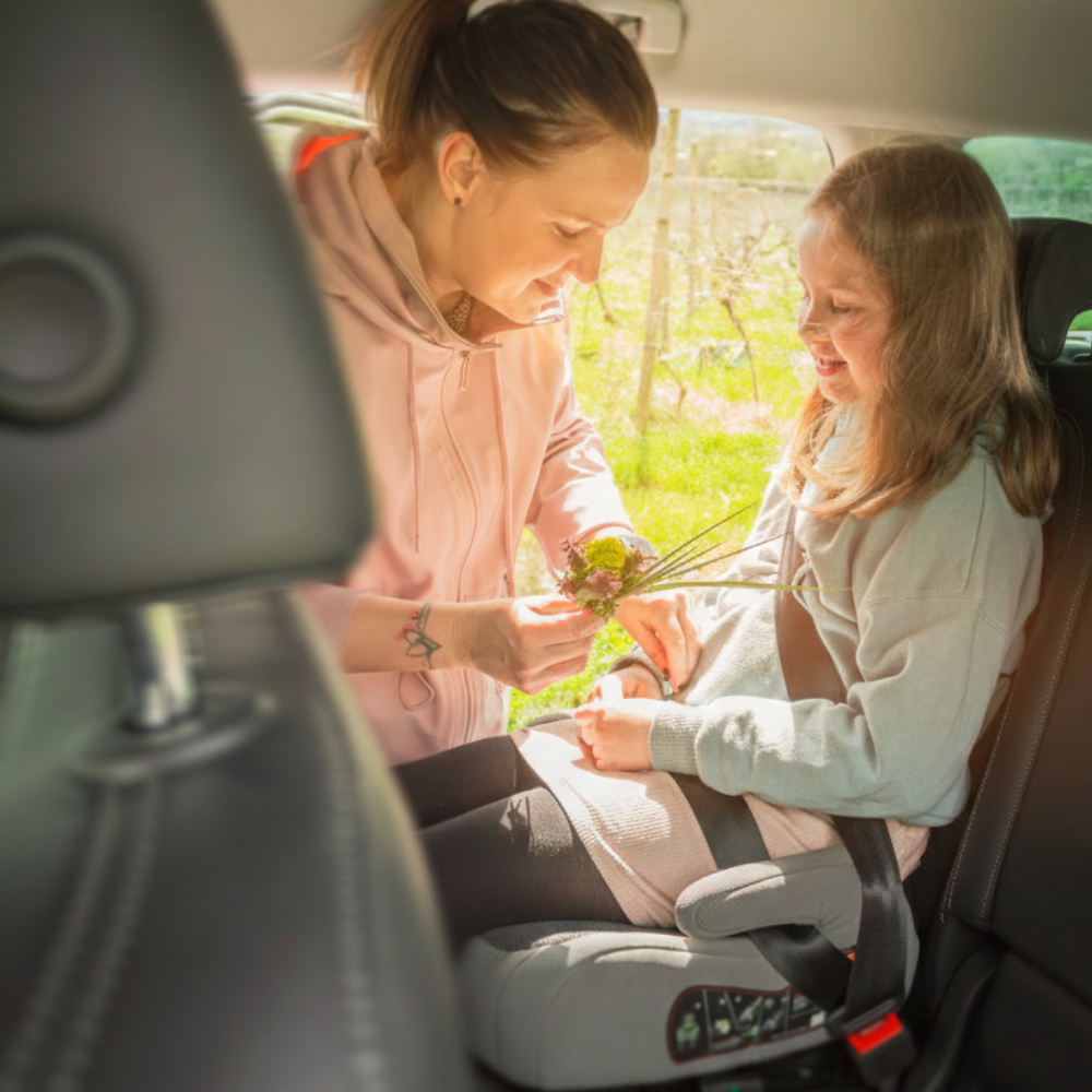 PETITE&MARS Podsedák Optimus Pro i-Size Air Sage Beige 125 - 150 cm (22-36 kg)