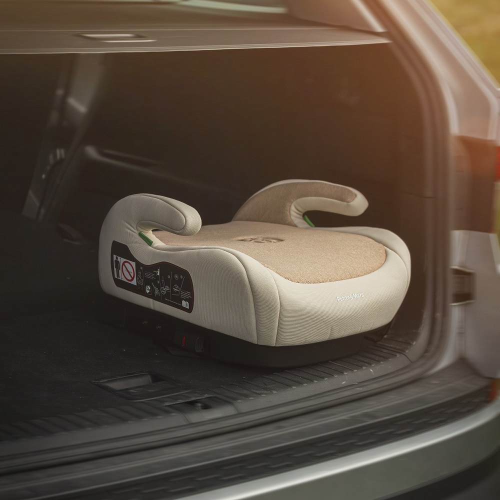 PETITE&MARS Podsedák Optimus Pro i-Size Caramel Brown 125 - 150 cm (22-36 kg)