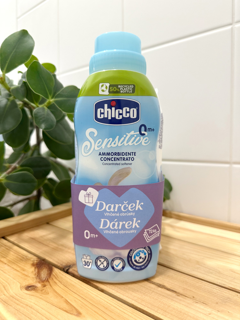 CHICCO Aviváž koncentrovaná Baby Sensitive Sladký púder 750ml + vlhčené obrúsky 72 ks zadarmo