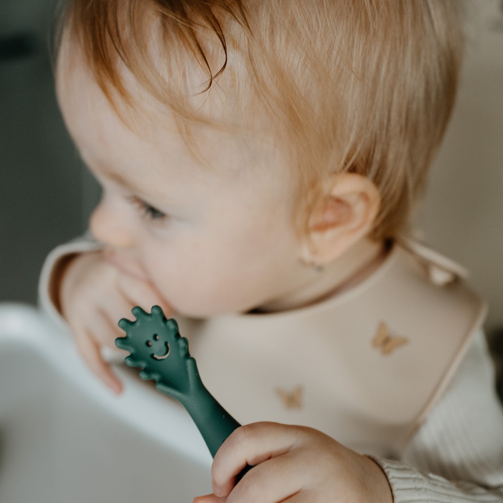 PETITE&MARS Podbradník silikónový Take&Match Desert Sand 6m+