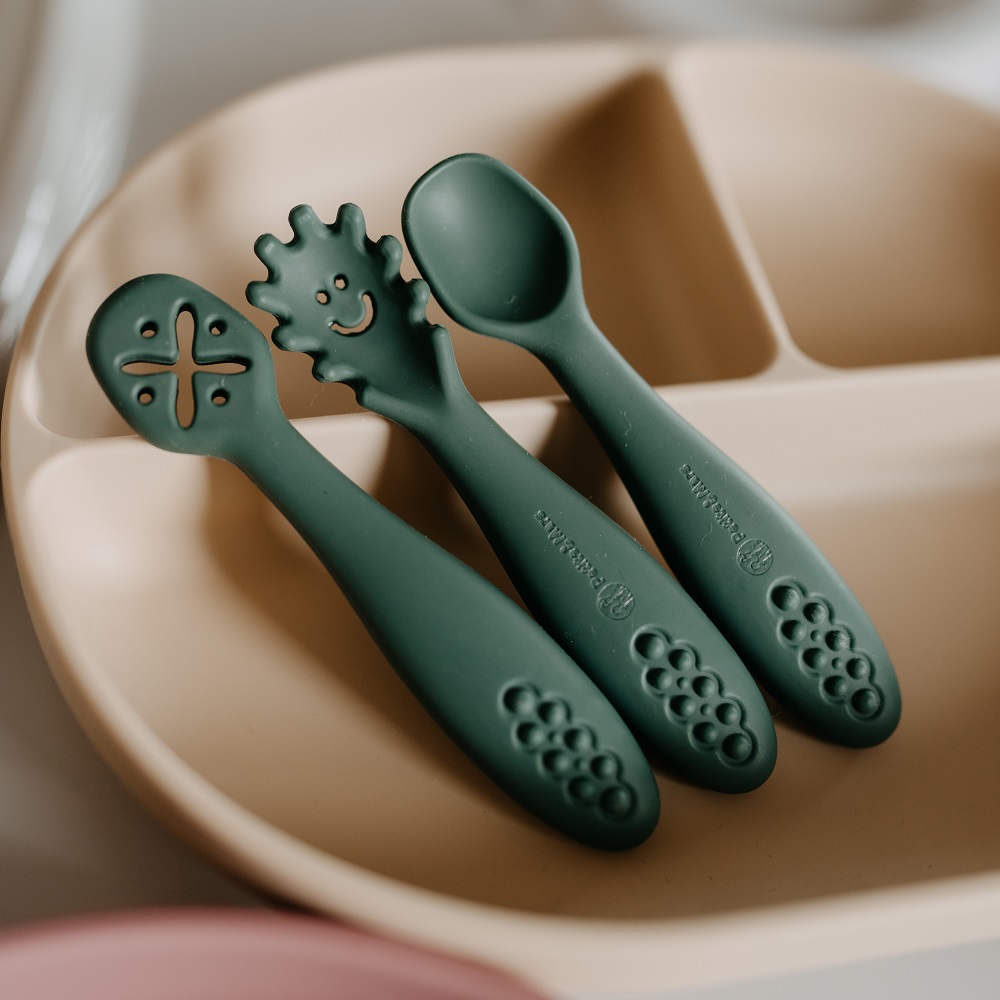 PETITE&MARS Set 3 ks silikónových tréningových lyžičiek Take&Match Frosted Sky 6m+