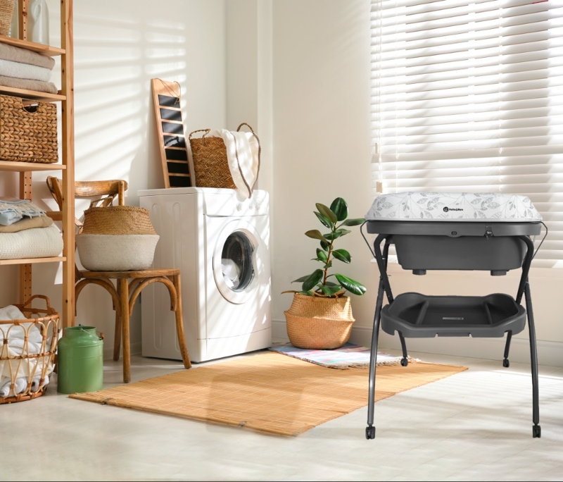 PETITE&MARS Prebaľovací pult s vaničkou Spa 3v1 Grey
