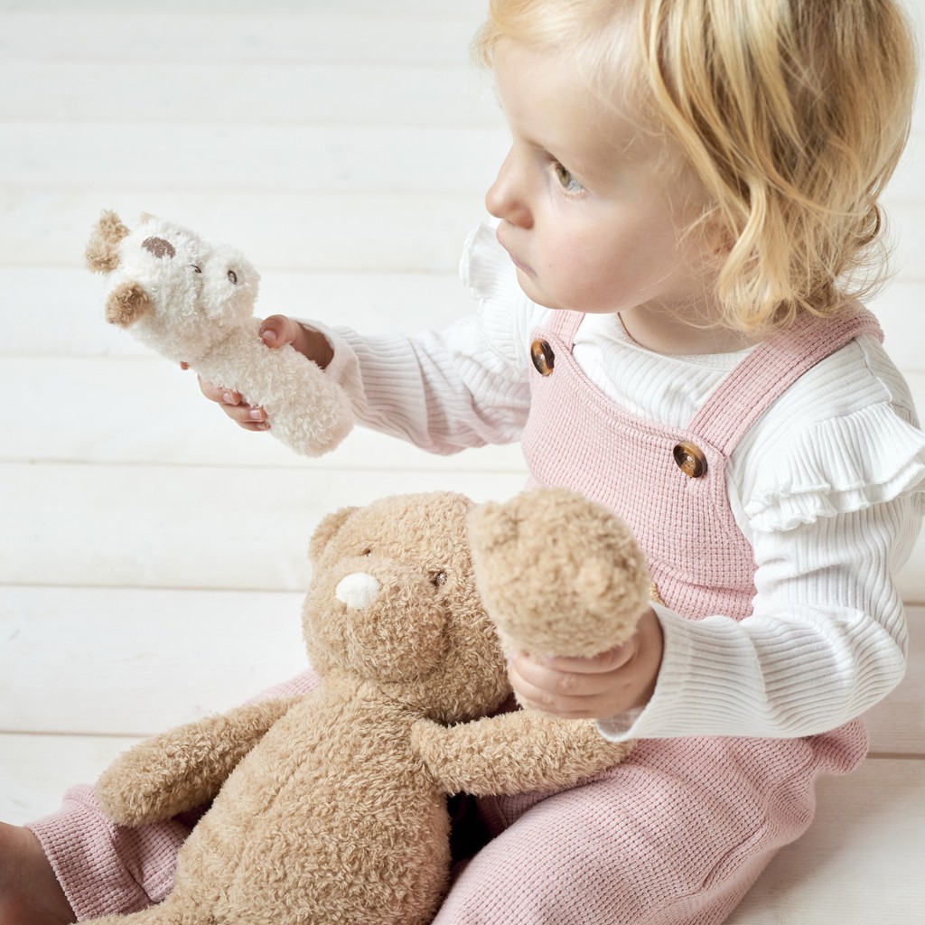 NATTOU Hračka plyšová hrkálka Teddy žirafa 14 cm, 0m+