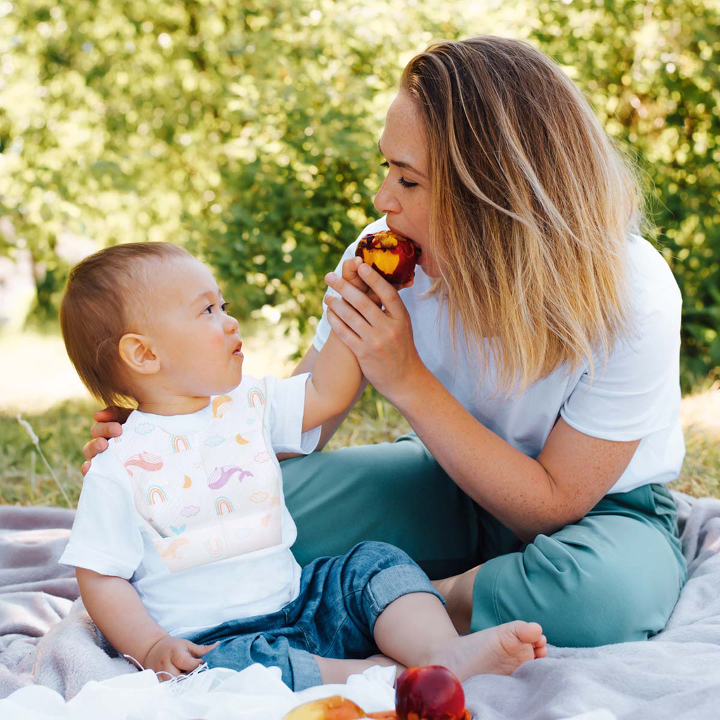 BABYONO Podbradníky jednorazové 10ks, 6m+