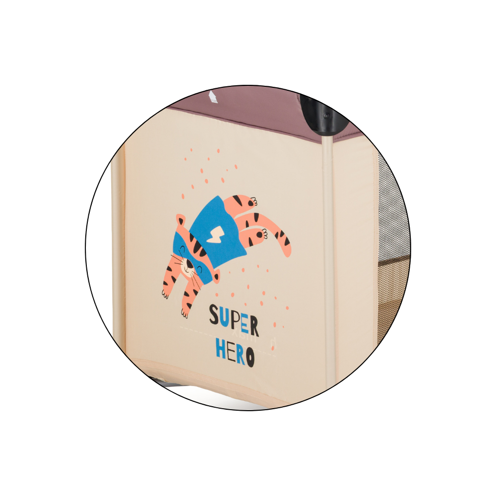 PETITE&MARS Postieľka cestovná Koot - Tiger Super Hero