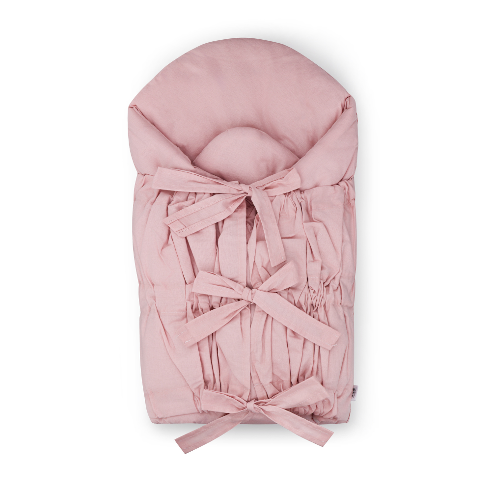 PETITE&MARS Zavinovačka šnurovacia Nurse s pevnou kokosovou vložkou Dusty Pink 75x75 cm