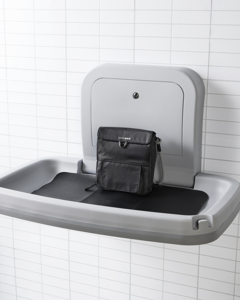 SKIP HOP Podložka prebaľovacia cestovná Clean Slate Black