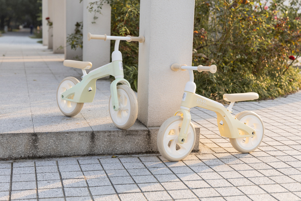 QPLAY Odrážedlo Tech Cream, věk 2-4 roky, do 30 kg