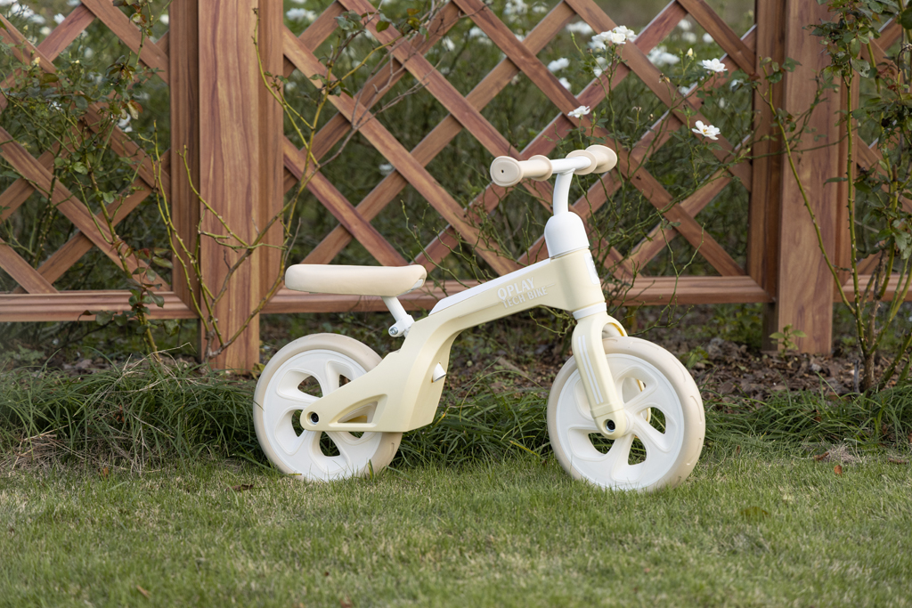 QPLAY Odrážedlo Tech Cream, věk 2-4 roky, do 30 kg