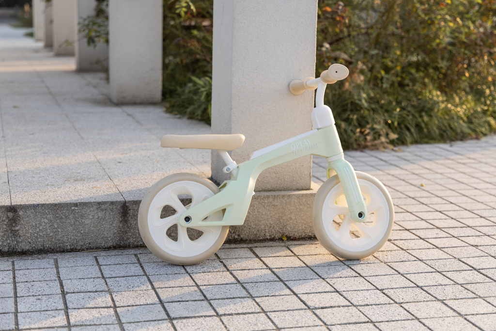 QPLAY Odrážedlo Tech Mint, věk 2-4 roky, do 30 kg