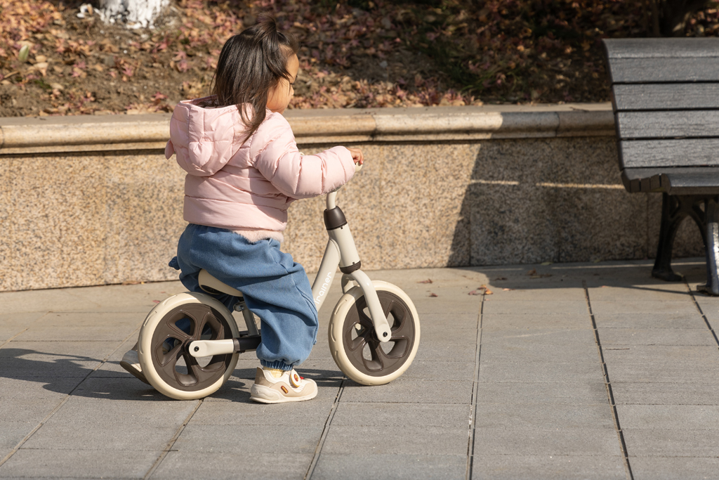 QPLAY Odrážedlo Trainer Pink, věk 2-4 roky