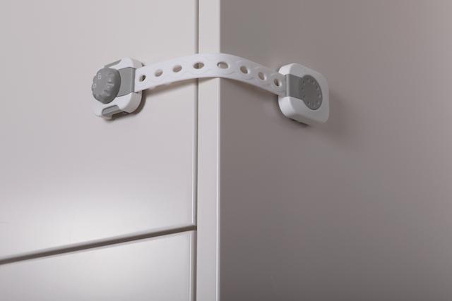 DREAMBABY Uzáver bezpečnostný univerzálny TWIST 'N LOCK 6 kusov šedá/biela