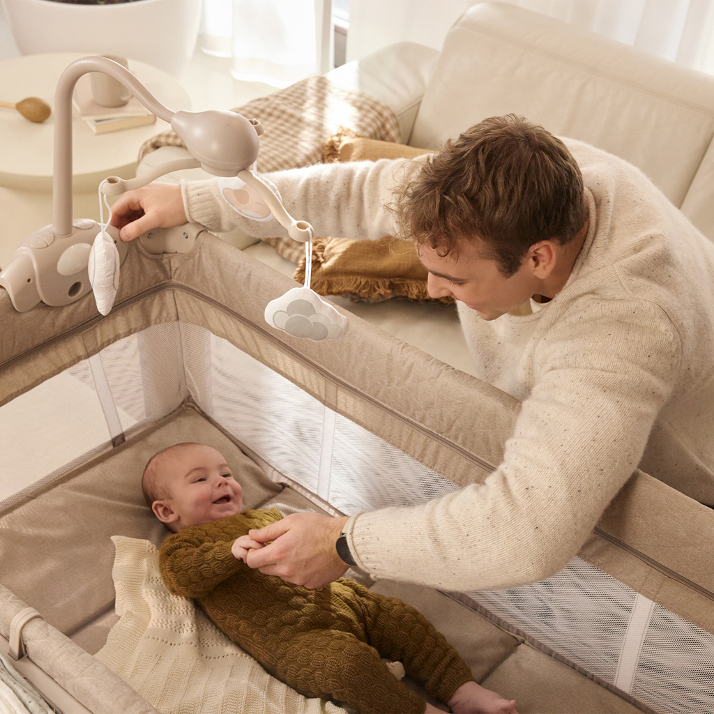 KINDERKRAFT Postieľka cestovná Leody Up Beige s príslušenstvom