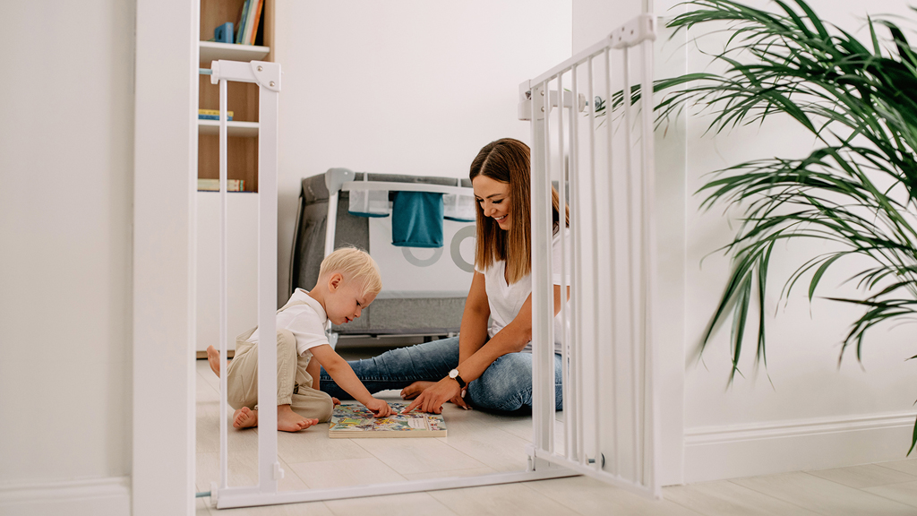 LIONELO Detská zábrana Truus Slim Grey 75-105 cm