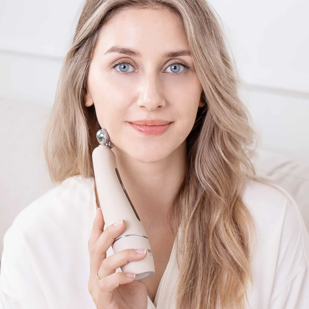 NENO Beauty Prístroj na spevnenie a kontúrovanie tváre s technológiou EMS a RF Algo