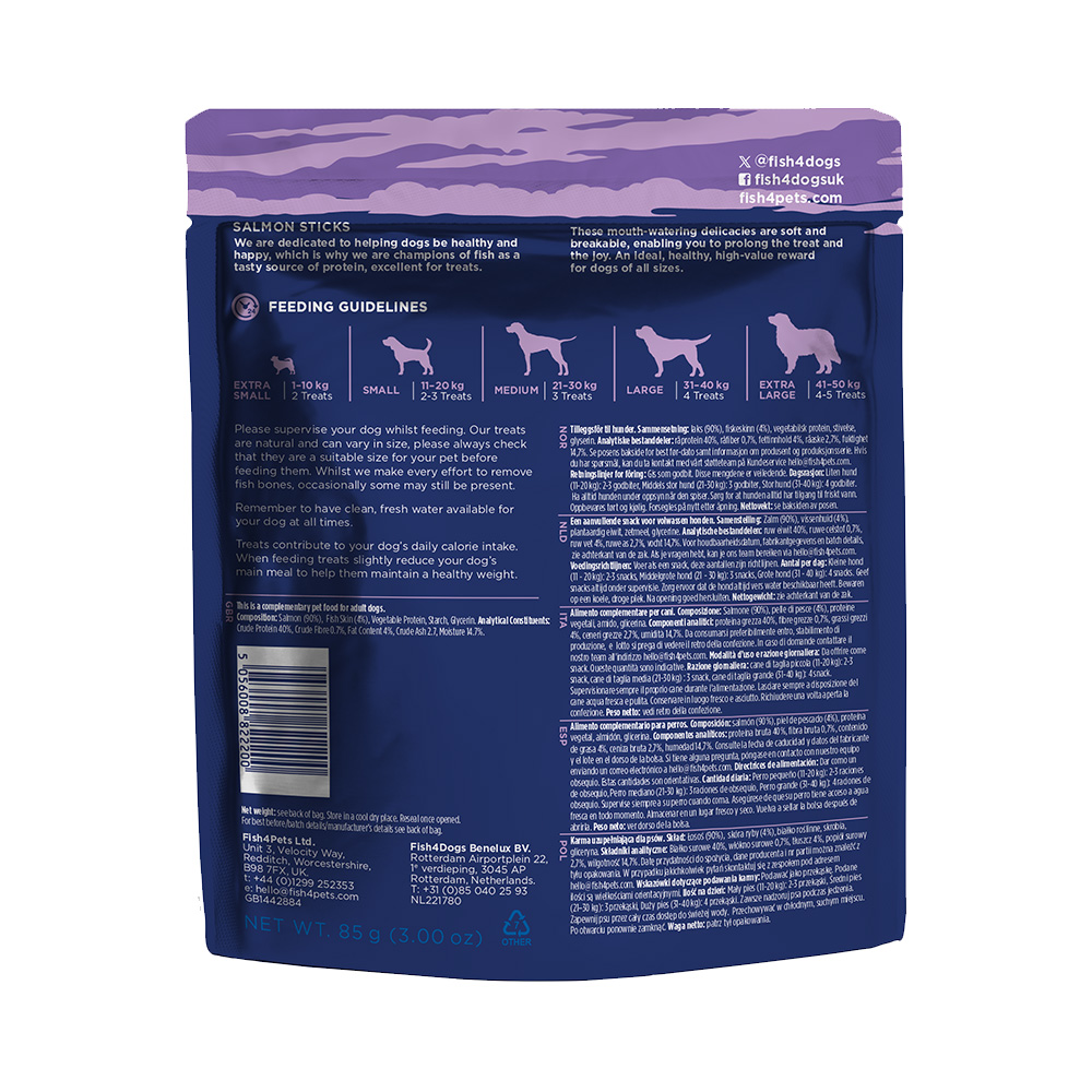 FISH4DOGS Maškrty pre psov LOVE s lososom - tyčinky 85 g