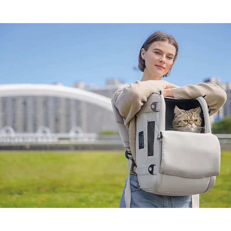 FIKAGO Nosič cestovný pre psov a mačky Truffle Creamy Cloud