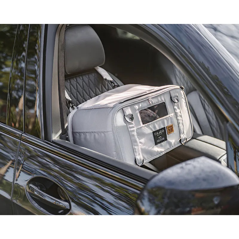 FIKAGO Nosič cestovný pre psov a mačky Truffle Arctic Flowers