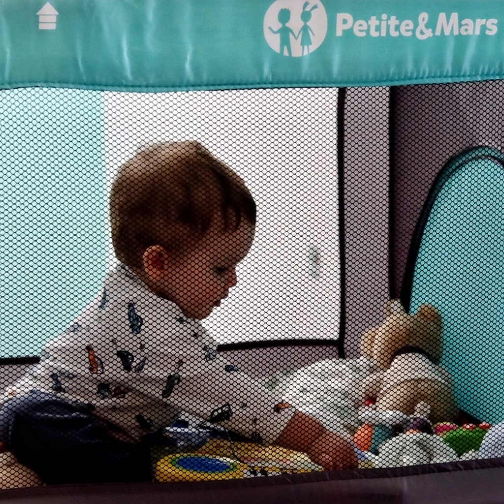 PETITE&MARS Postieľka cestovná Koot - Fox Aqua + Prenosný projektor 3v1 Hooty 0m+