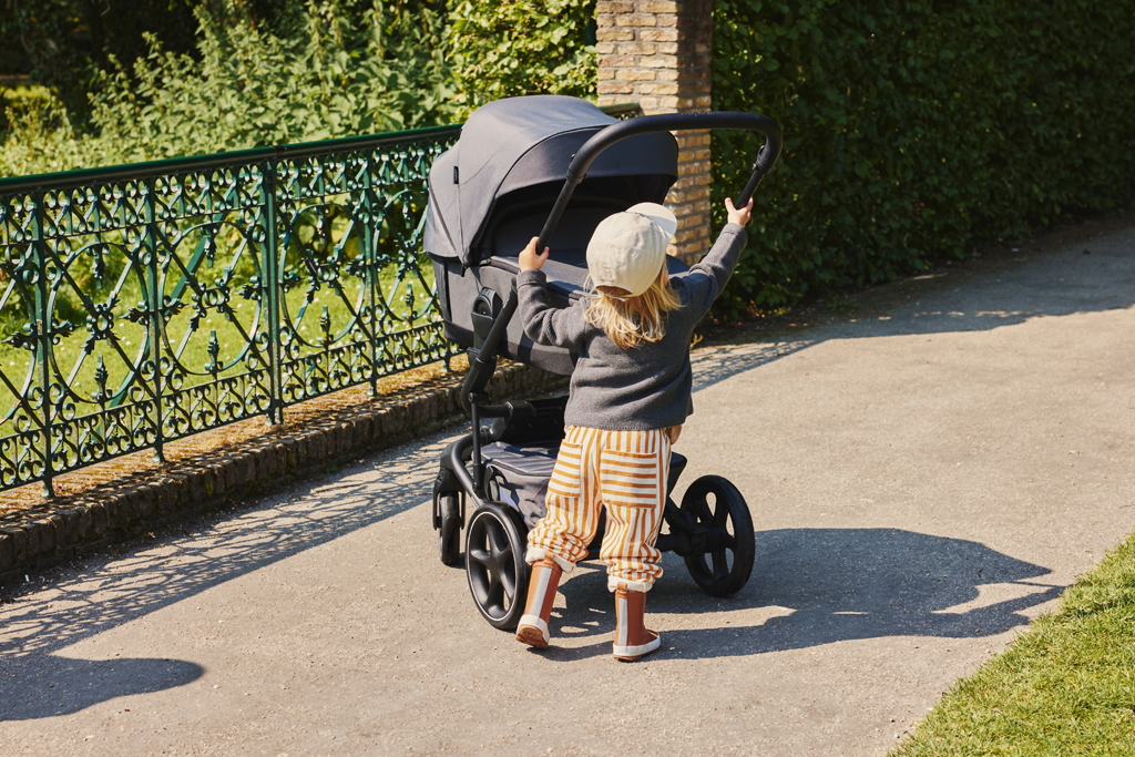 EASYWALKER SET Kočík 4v1 Harvey⁵ Premium 2v1 Mineral Grey LITE RWS + CYBEX Aton B2 i-Size + základňa