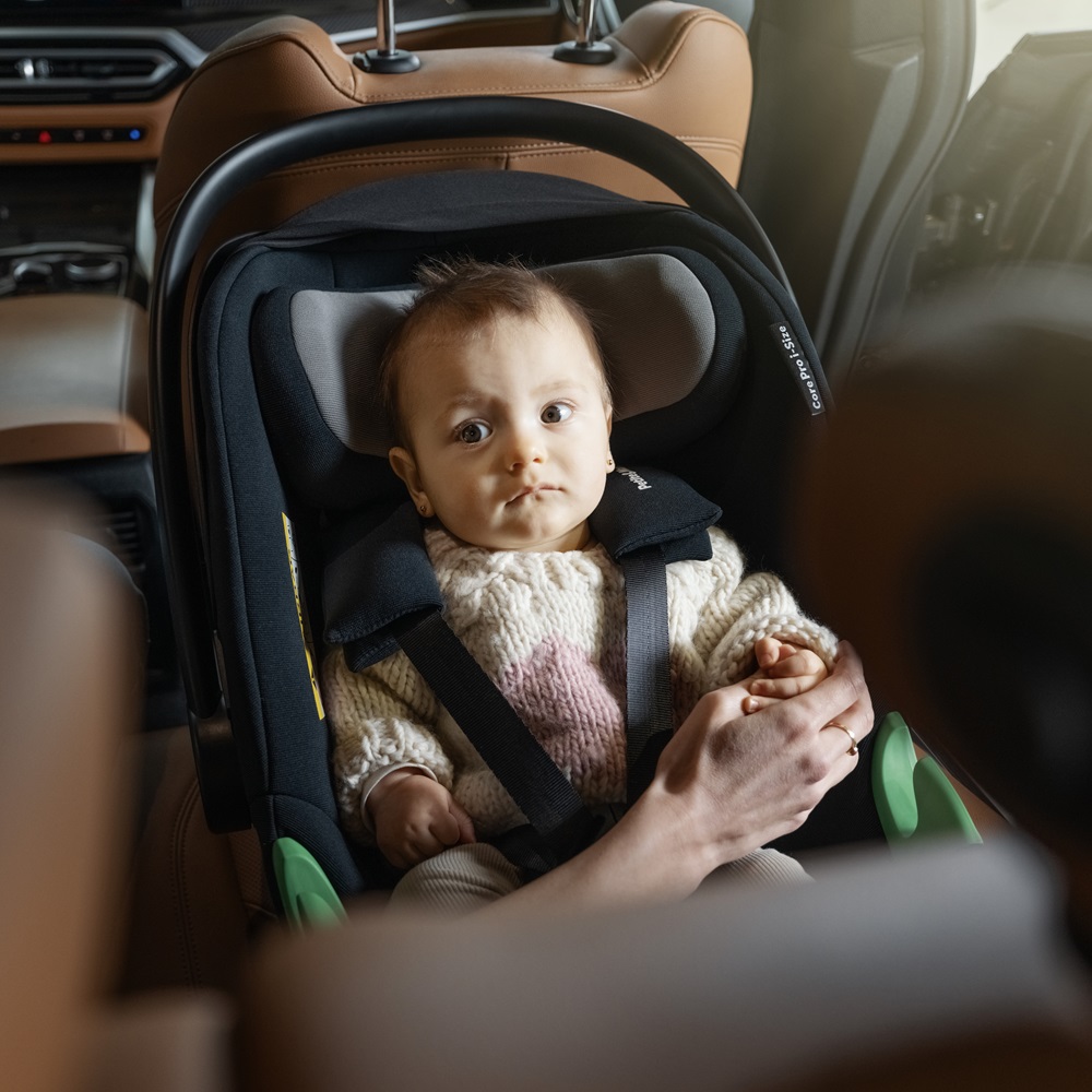 PETITE&MARS Core Pro i-Size 2026 Black Grey