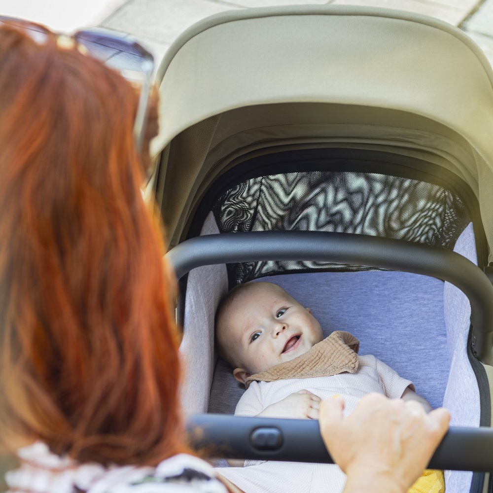 PETITE&MARS Kočík kombinovaný ICON 2v1 Mossy Green LITE RWS + Core Pro i-Size Black Grey + Báza