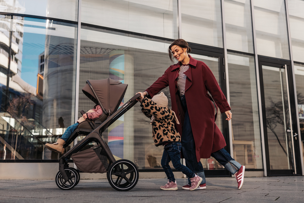 EASYWALKER Kočík kombinovaný Zoey Almond Taupe + CBX By CYBEX Aton B2 i-Size + základňa