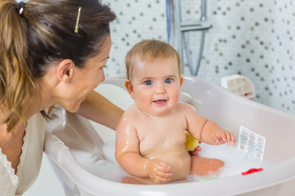 OK BABY SET Vanička rastúca protišmyková Onda Evolution 0–12m White + Kovový stojan na vaňu