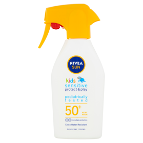 NIVEA Sun Protect & Play Sensitive Detský sprej na opaľovanie OF 50+ 300 ml